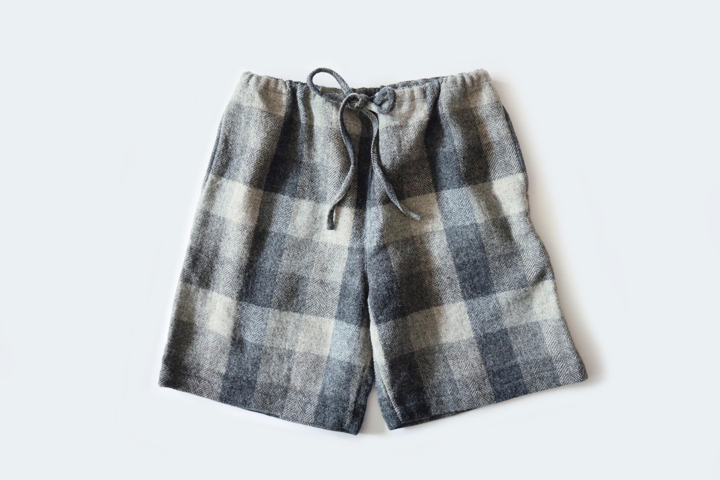 TOUJOURS  Wool drawstring shorts