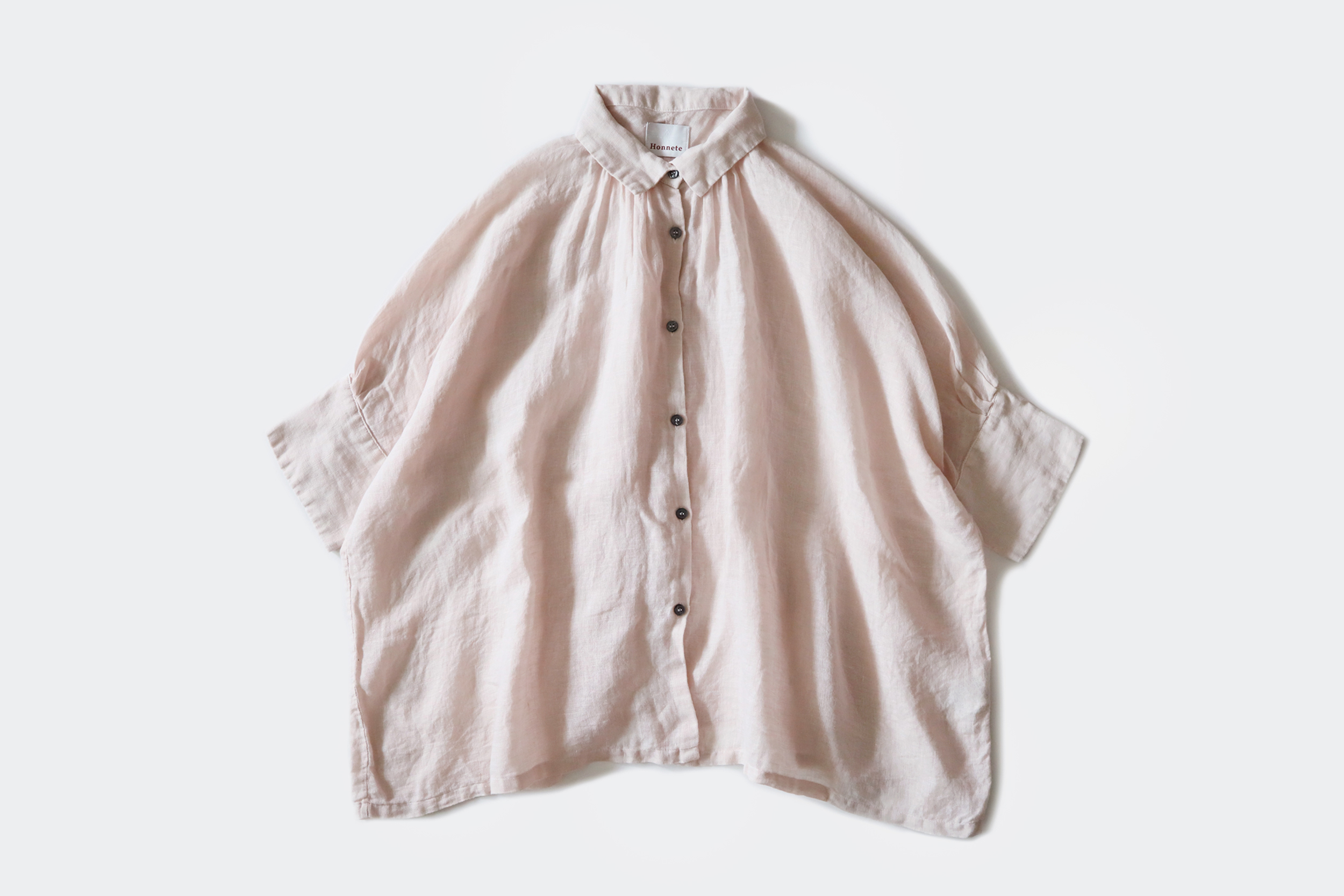Honnete  Irish linen short sleeve gathered blouse